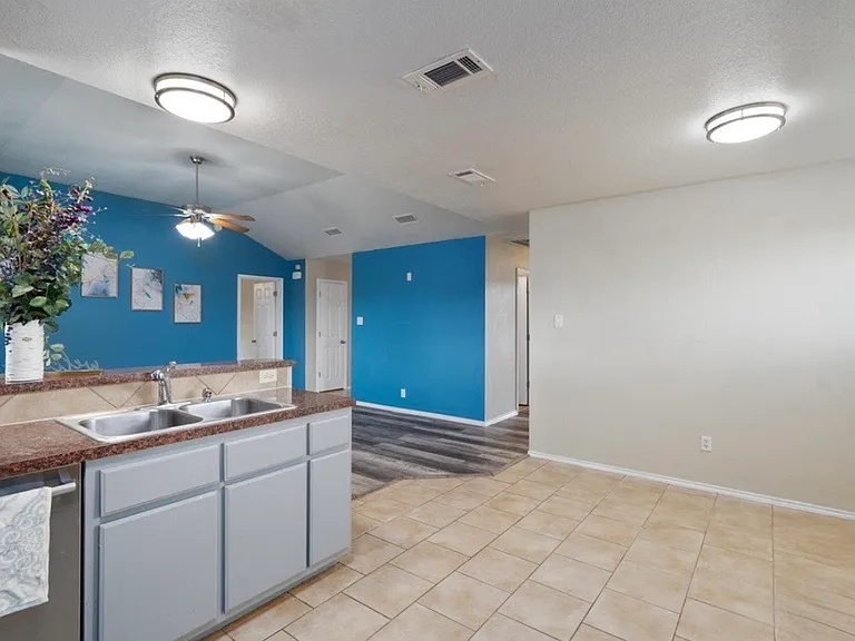 1205 Marlee Cir — Photo 10