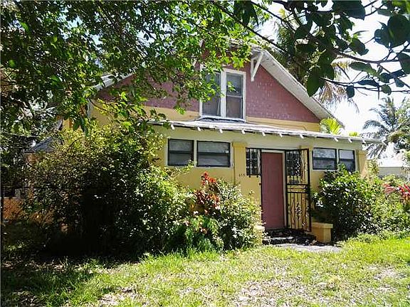 3rd image of 615 NE 83rd Ln