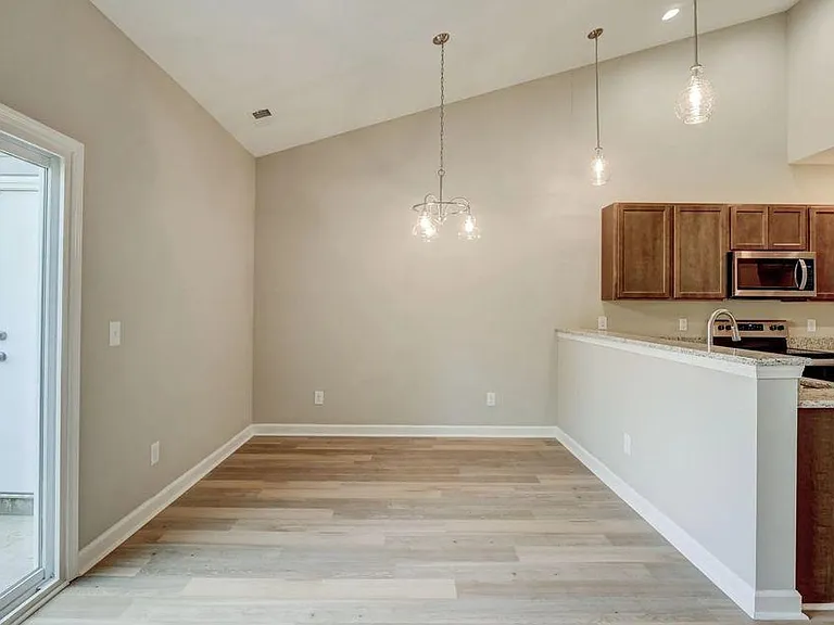 154 Lincoln Place Cir — Photo 5