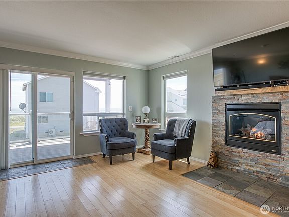 3rd image of 1477 Ocean Crest Avenue