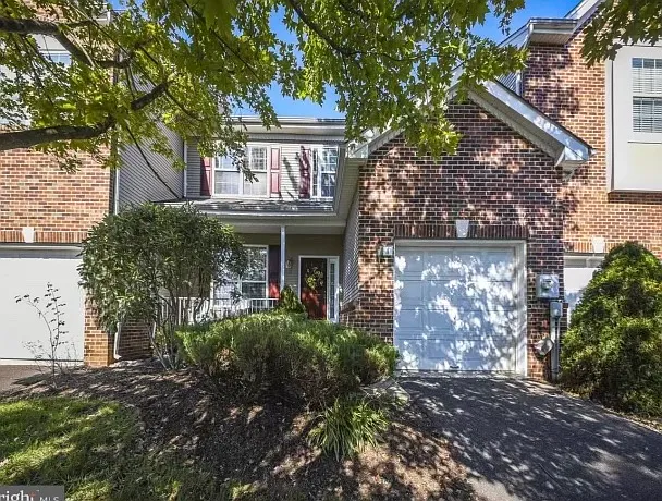 4 Brandywine Ct — Photo 1