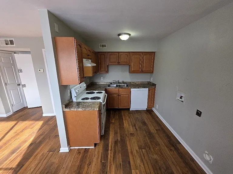 800 Anderson Ln #A7 — Photo 5