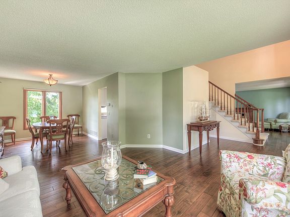 4th image of 4725 Kingsview Ln N