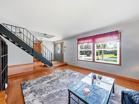 3rd image of 1060 Borden Dr