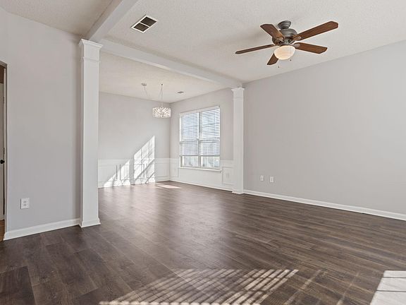 4th image of 324 Karsten Creek Dr