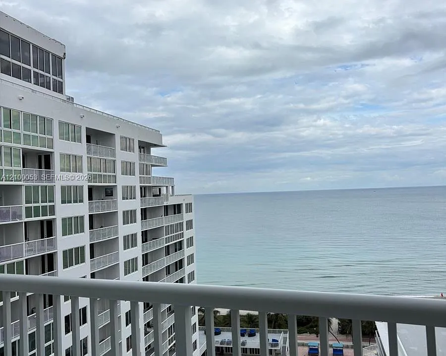5401 Collins Ave #1232