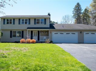 1123 Lake Park Ln, Webster, NY 14580