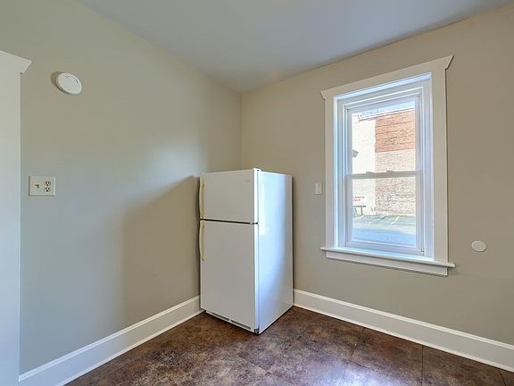 4th image of 255 Briggs St APT 1E