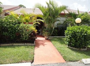 4315 Lucerne Villas Ln, Lake Worth, FL 33467