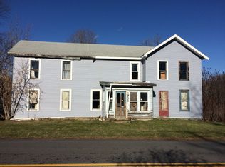 103 Tomhannock Rd, Valley Falls, NY 12185