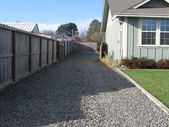 RV parking in front & back