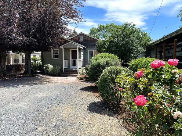4418 Peck Dr, Klamath Falls, OR 97603