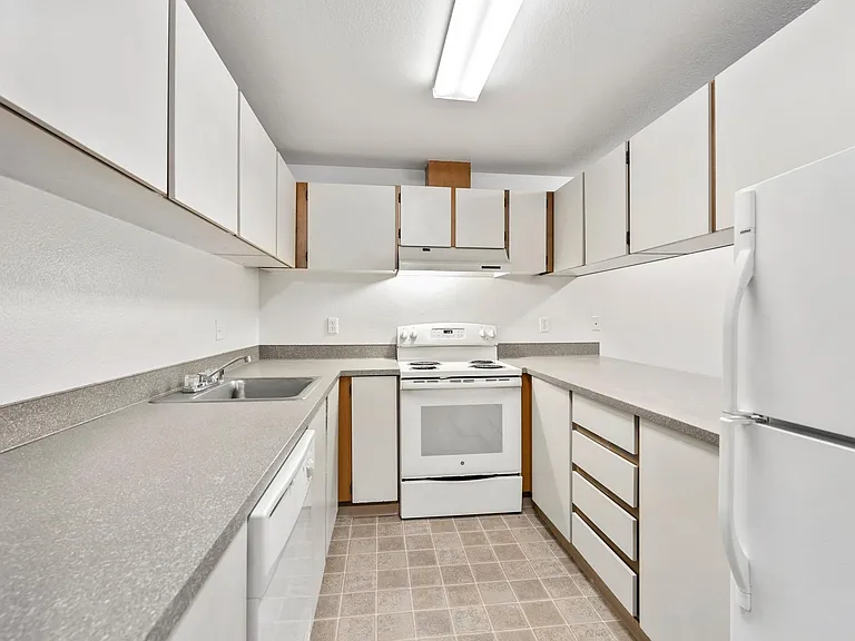 Michelle Apartments — Photo 16