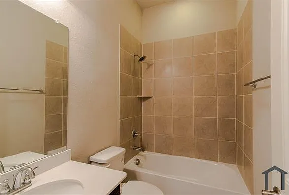 8722 Homestead Blvd — Photo 5