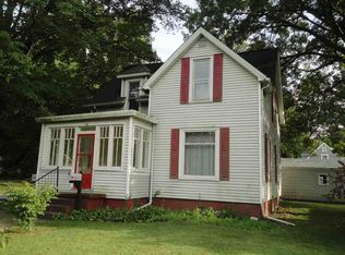 403 Woodlawn Rd, Lincoln, IL 62656