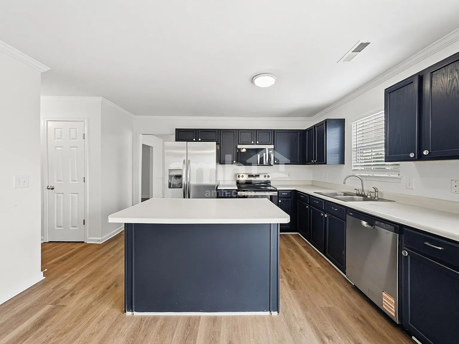 4 bed, 2.5 bath, 3004 sqft, $2,790 — Photo 4