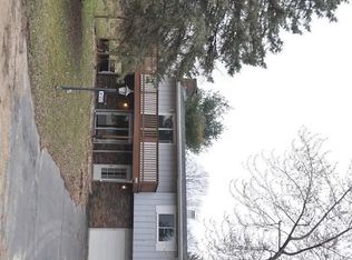 W5152 Bay Shore Dr, Elkhorn, WI 53121