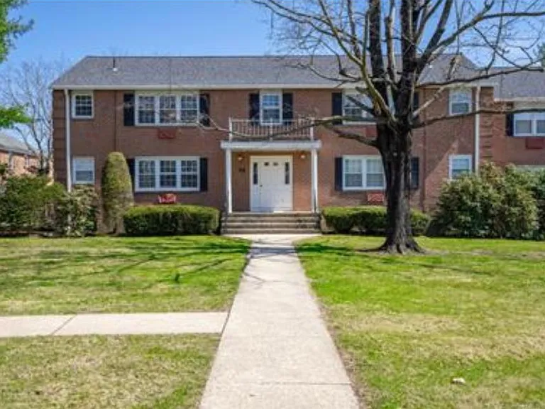 2 Brickyard Rd #7C — Photo 1