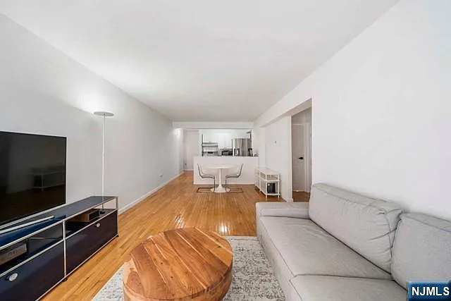 333 Grand Ave — Photo 4