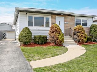 15130 Champlain Ave, Dolton, IL 60419