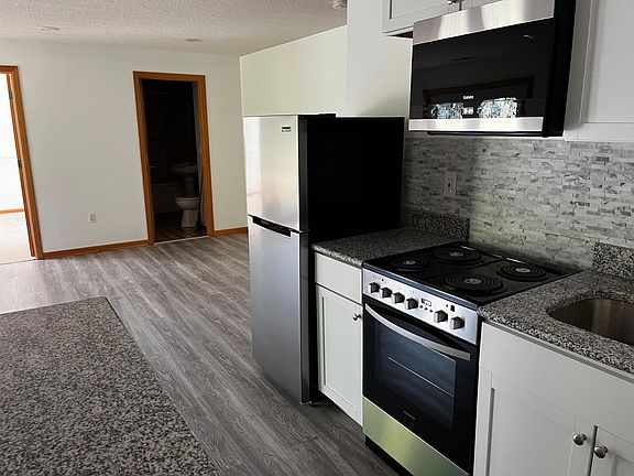 4th image of 9163 Parkside Dr #2