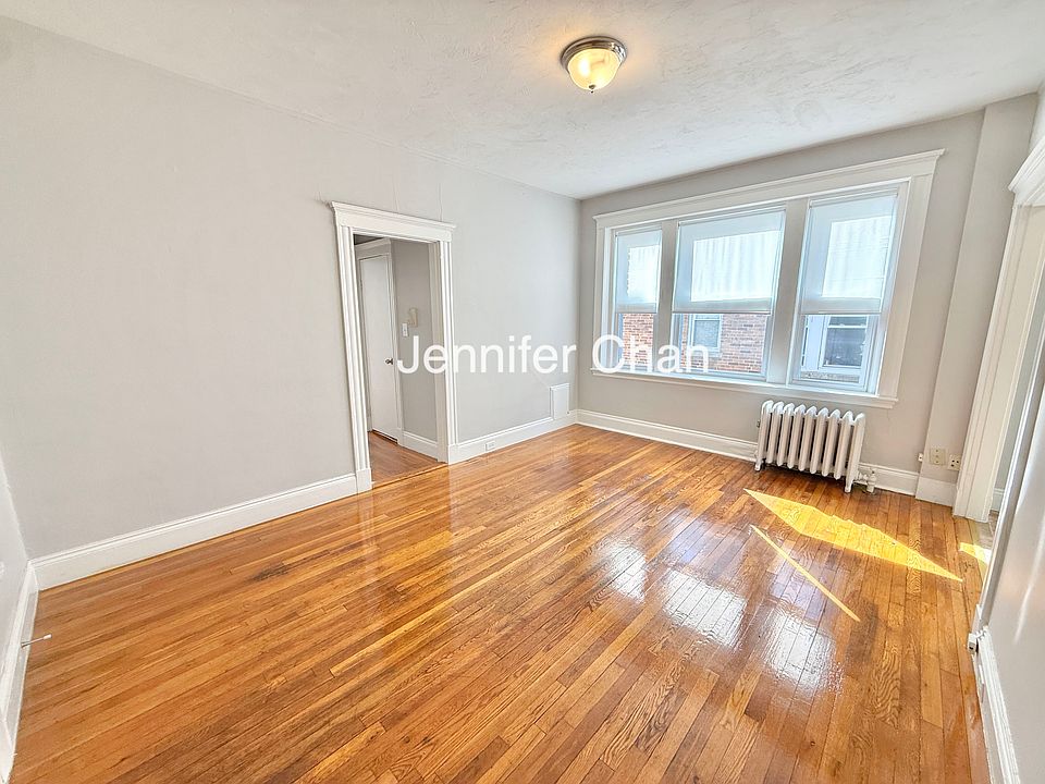 1st image of 215 Kelton St #10