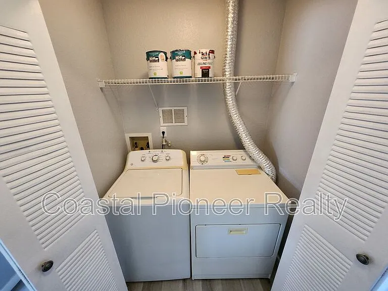 9232 Lake Chase Island Way — Photo 24
