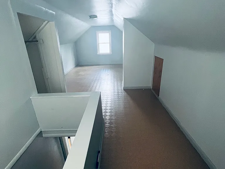 6758 Republic Ave — Photo 13