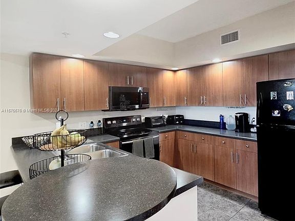 5th image of 100 N Federal Hwy APT 522