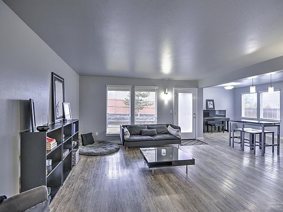 5th image of 61334 Geary Dr