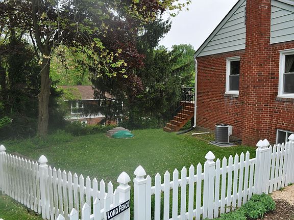 4th image of 10801 Stella Ct