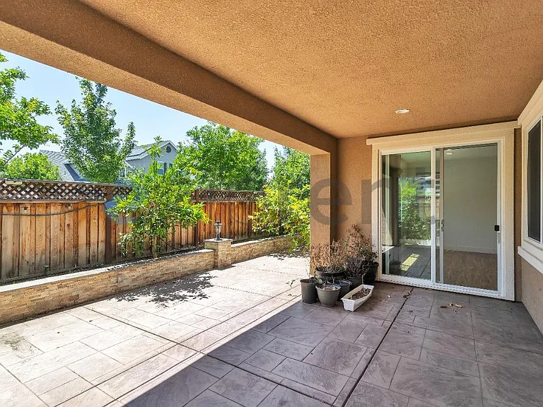 1483 S Barker St — Photo 45