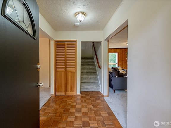 3rd image of 20006 68th Avenue NE