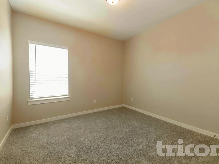 5492 Granite Trl — Photo 11