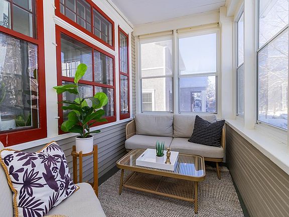 3rd image of 2078 Stanford Ave