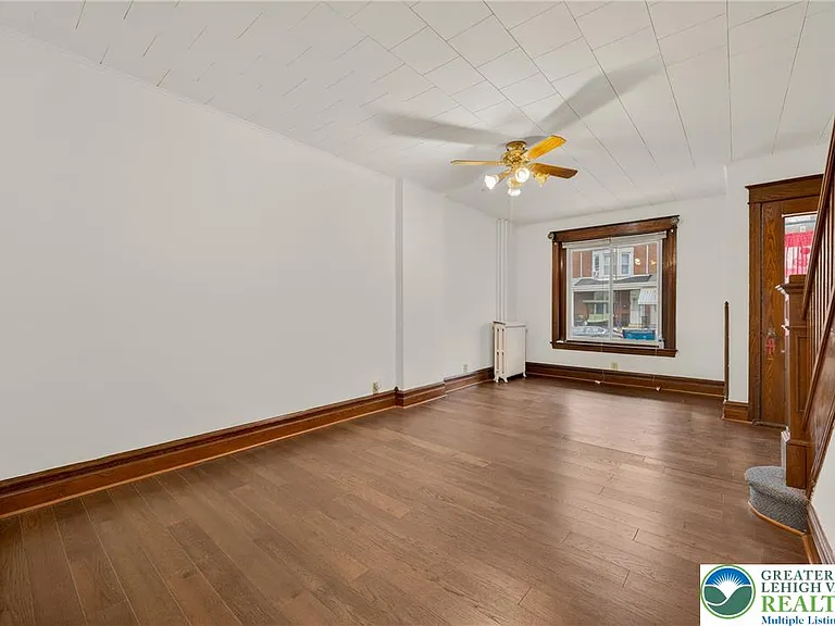 626 N 11th St — Photo 12