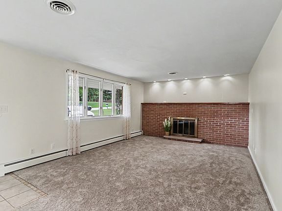 3rd image of 480 Beech Rd