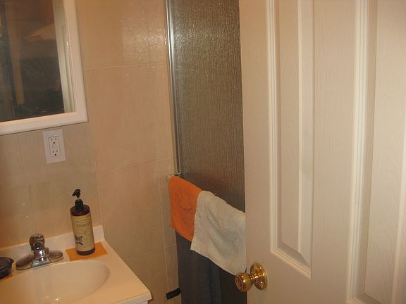 4th image of 2143 38th St
