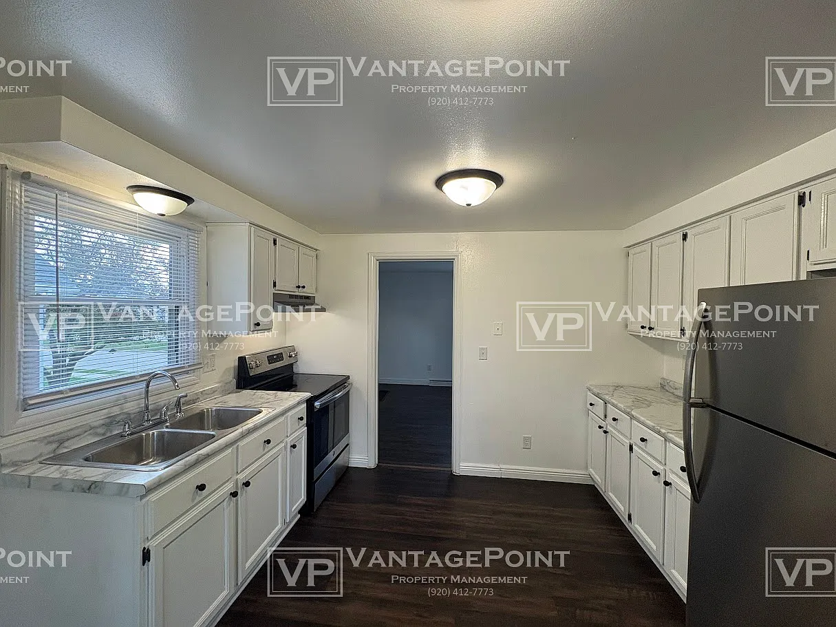 2230 - 2232 Waldo Boulevard - 2230 — Photo 3