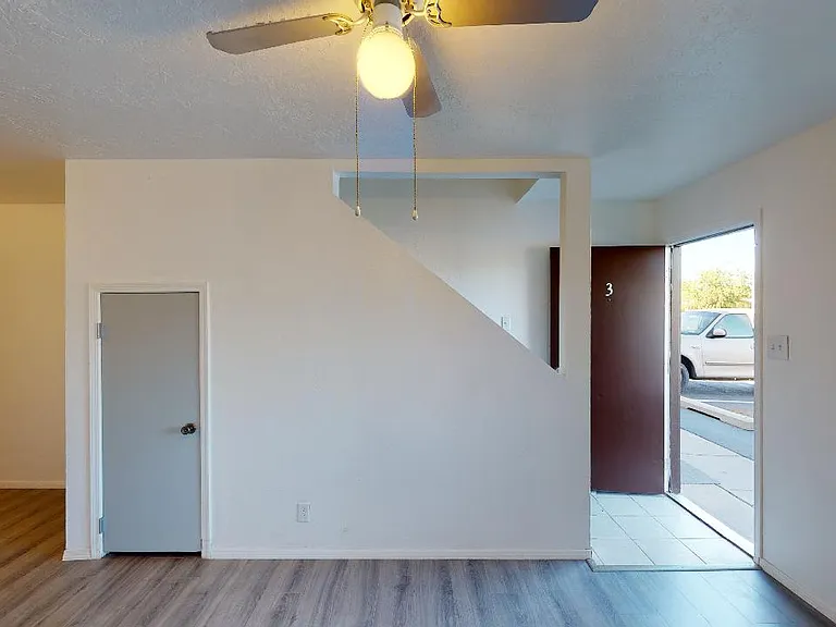 620 Morris St NE — Photo 28