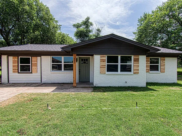 551 E Burks St, Pilot Point, TX 76258