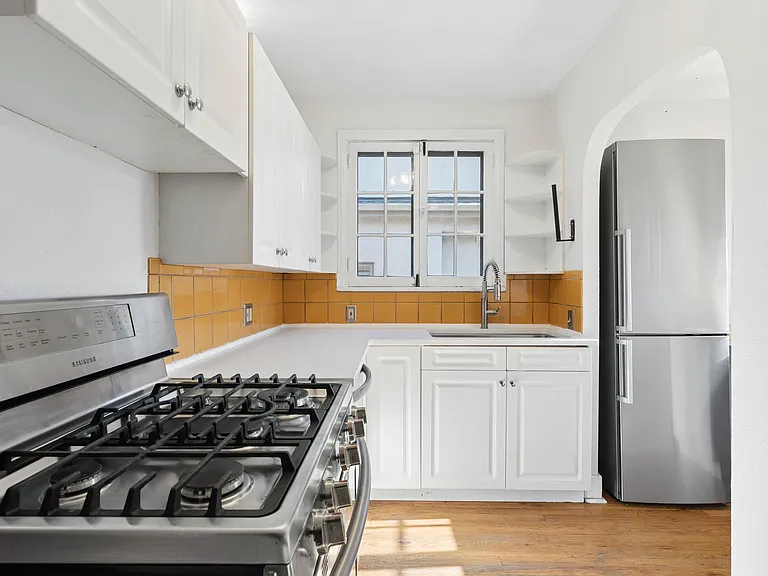 512 Jackson St — Photo 12