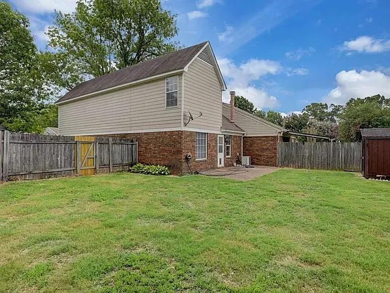 3621 Sunray Cv — Photo 8