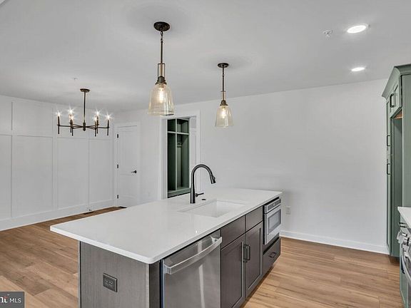 5th image of 102 Candler Way