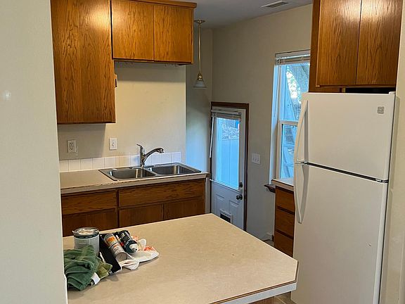 5th image of 1504 Farrell Ln