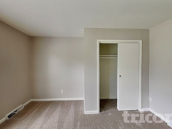 3rd image of 6010 Sullins Rd