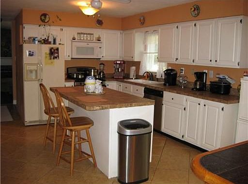 3rd image of 52 Valley View Rd