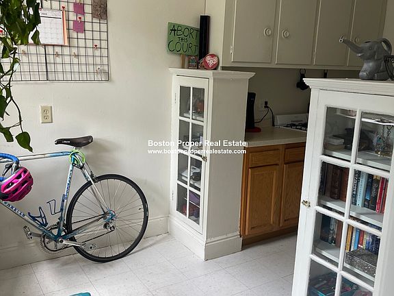 4th image of 211 Park Dr