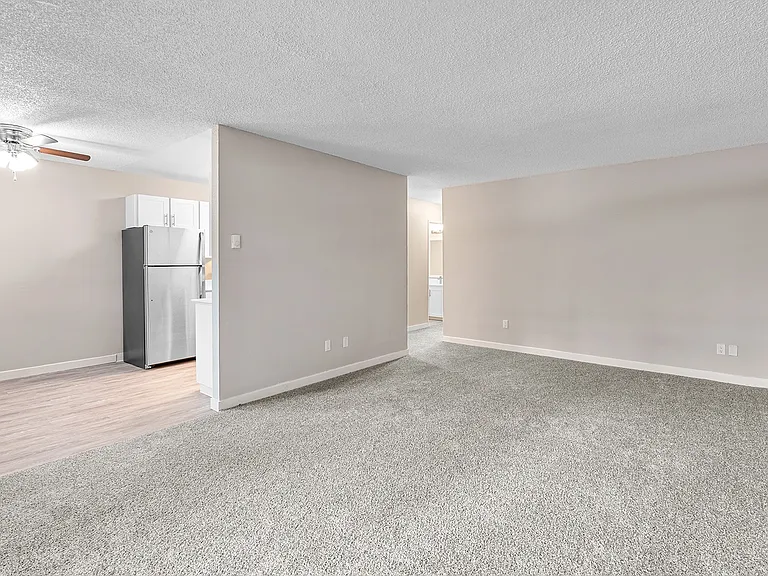 Royal Pines — Photo 18