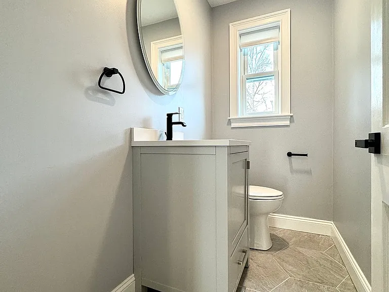 51 Elm St — Photo 11
